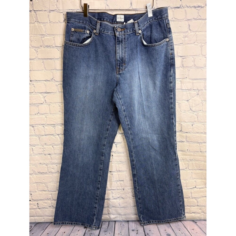 Calvin Klein Medium Wash Minimalist Classic Preppy Midrise Boot Cut Jeans 14